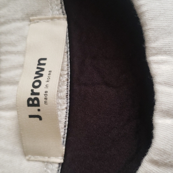 Sweater - Picture 12 of 12